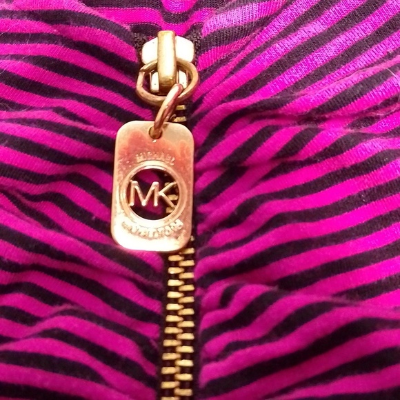 Michael kors pink and black  striped shirt 3/4 zip size medium. - Picture 2 of 5